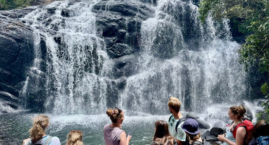 Genieten van waterval Genieten van waterval